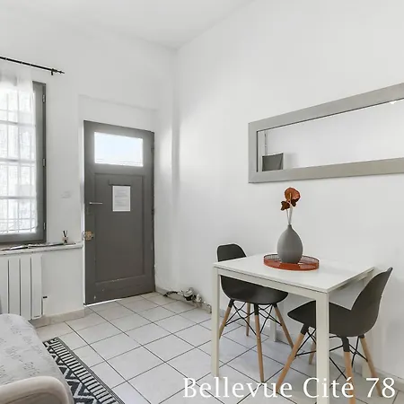 Holiday home Les Bellevue Cite Trivalle, Cite 500M, Free Private Car Park On Demand, Free Public Car Park 200M, Aircon, Wifi, Cite View Terrace