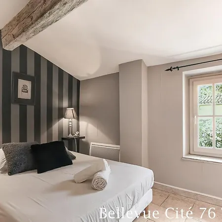 Les Bellevue Cite Trivalle, Cite 500M, Free Private Car Park On Demand, Free Public Car Park 200M, Aircon, Wifi, Cite View Terrace *
