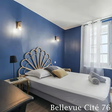 Holiday home Les Bellevue Cite Trivalle, Cite 500M, Free Private Car Park On Demand, Free Public Car Park 200M, Aircon, Wifi, Cite View Terrace